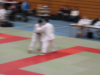 Sequência animada de uma projeção de Seoi Nage no Judô